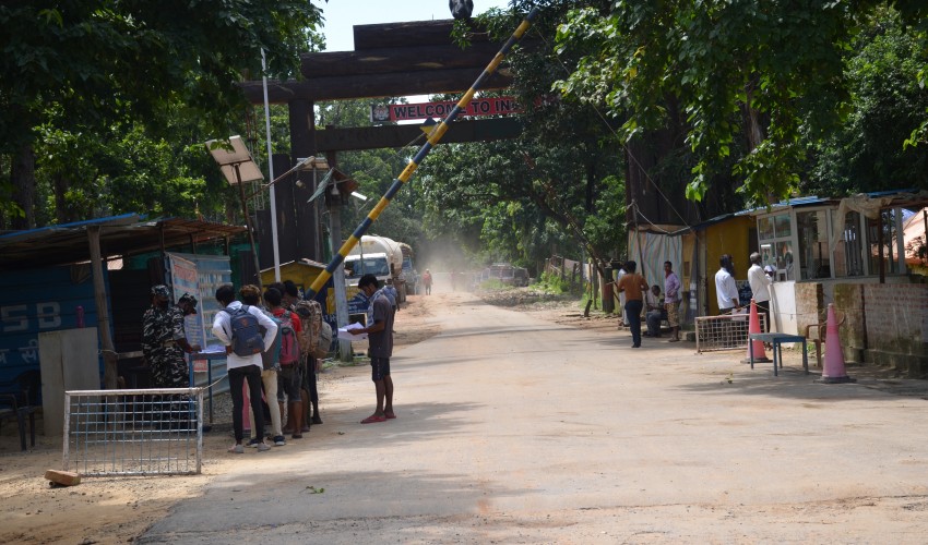 दशैं मनाउन स्वदेश फर्किंदै नेपालीहरु