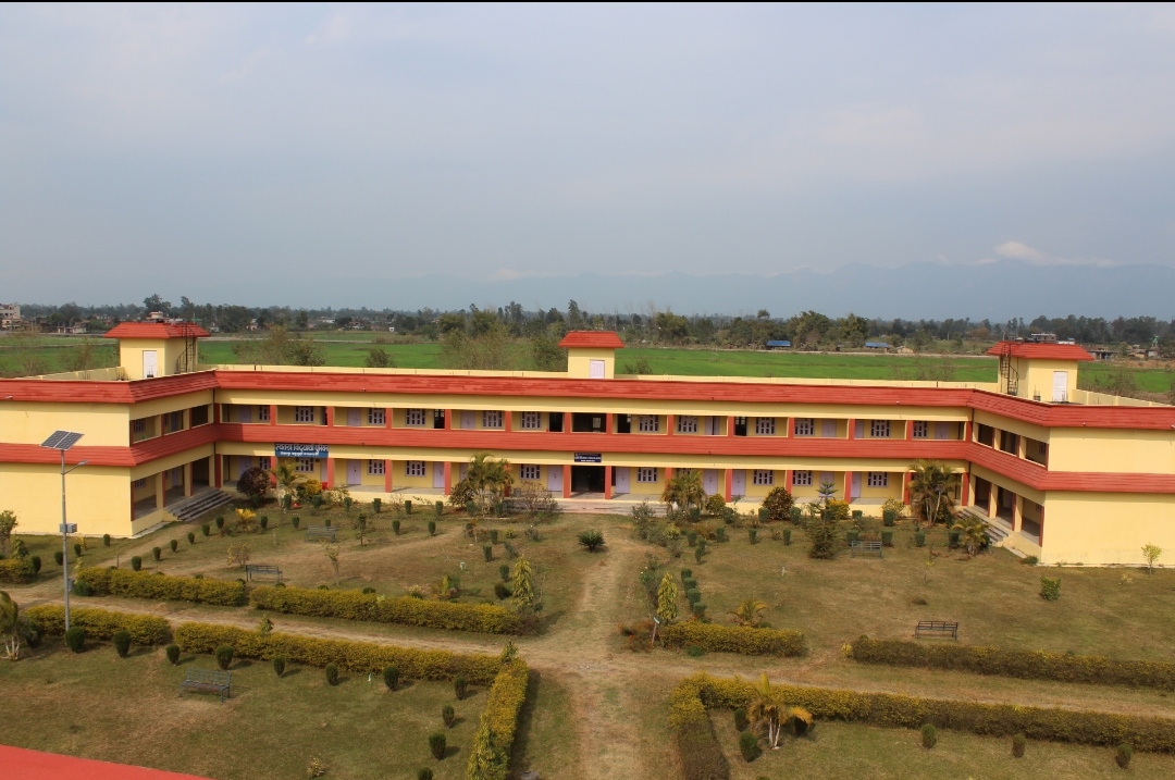 बहुमुखी क्याम्पसका प्राध्यापक तथा कर्मचारीद्धारा उद्धार कोषमा सहयोग