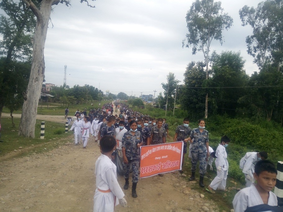 सशस्त्र प्रहरीको सरसफाई अभियान