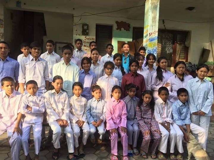 बागदास दम्पत्तीद्वारा आश्रमलाई सहयोग