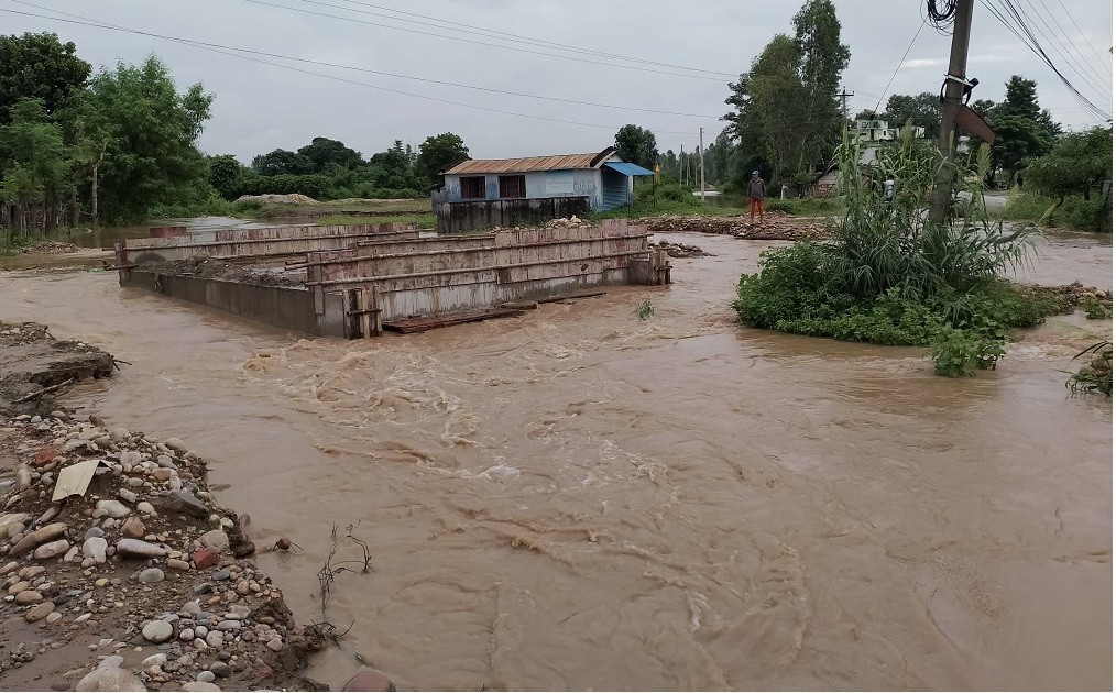 टीकापुरका विभिन्न ब्लक जलमग्न