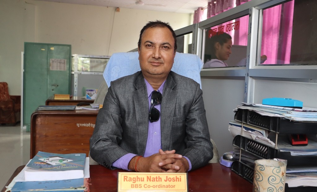 आरएन सर:  बीबीएसका पोस्टर ब्वाए