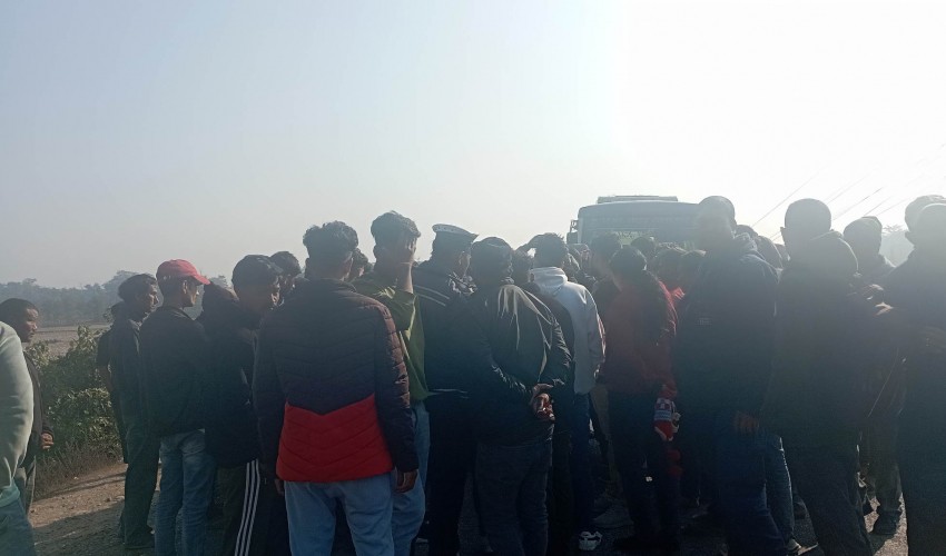 बालकको मृत्यु, पूर्व पश्चिम राजमार्ग अवरुद्ध