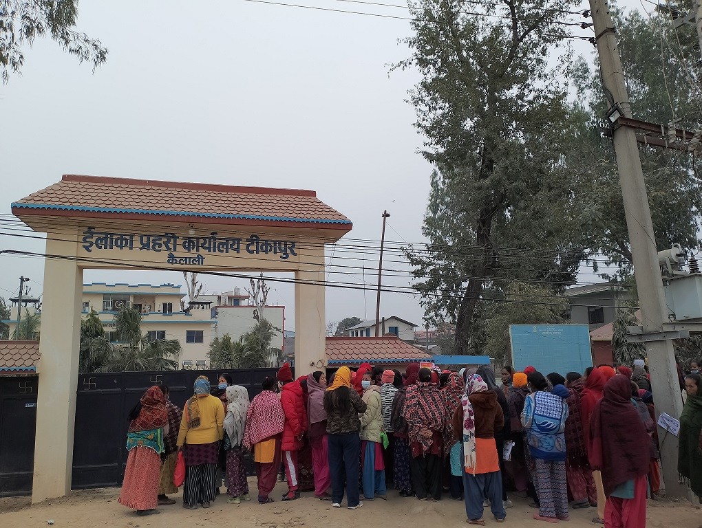 बलात्कार आरोपीलाई कारवाहीको माग गर्दै प्रदर्शन