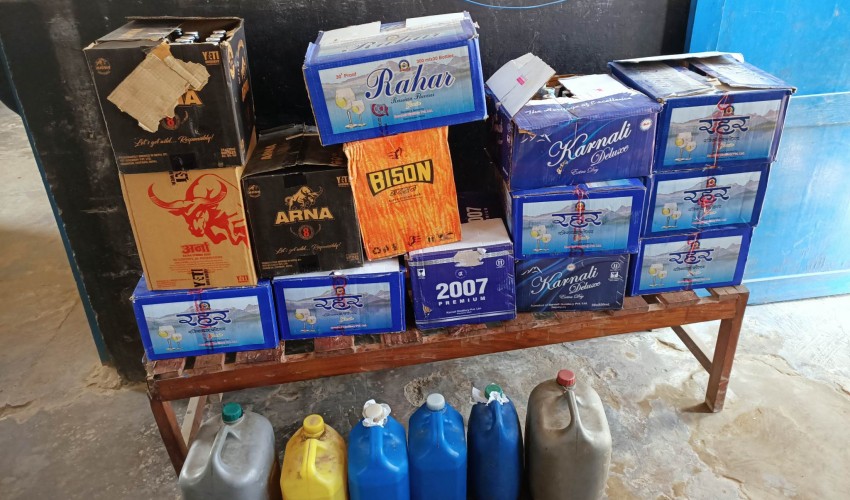 धनगढीबाट अवैध मदिरा बरामद