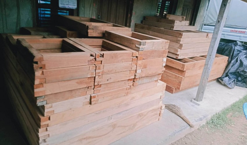 उद्योग सञ्चालककै घरमा अवैध काठ फेला