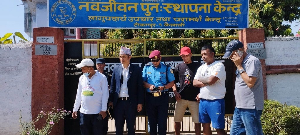 टीकापुरका पुनःस्थापना केन्द्रको अनुगमन