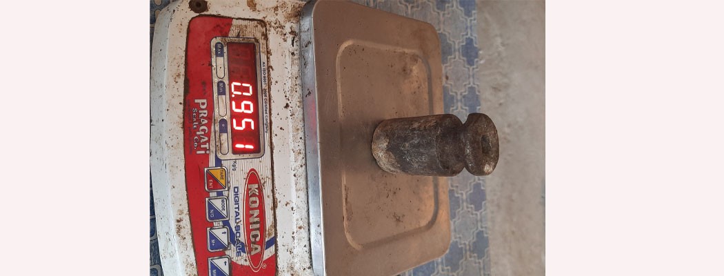 कम तौलका ढक प्रयोग गरी ठगी