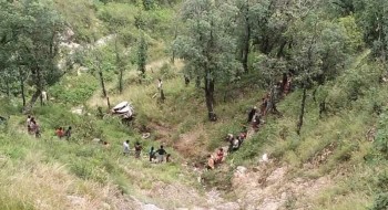डोटीमा जिप दुर्घटनाः दुईजनाको घटनास्थमै मृत्यु आधा दर्जन घाइते