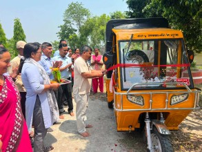 विधार्थीलाई घरदेखि विधालयसम्म नि:शुल्क इ-रिक्सा