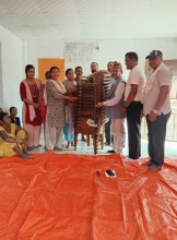 टोल विकास संस्थालाई सहकारीको कुर्सी सहयोग