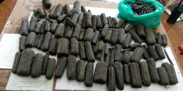 अत्तरियाबाट चरेससहित युवक पक्राउ
