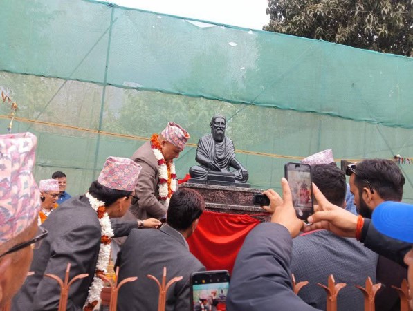 होरी देउडाका प्रवर्द्धक डण्डी स्वामीको शालिक अनावरण
