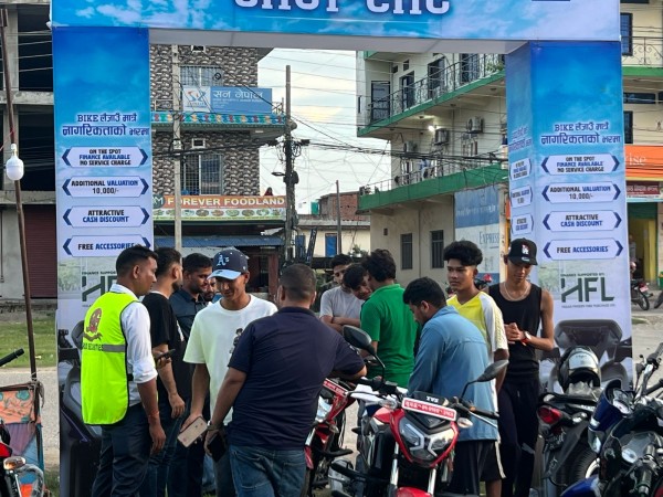 सुखड बजारमा बजाजको साटासाट अफर, नागरिकताकै भरमा बाईक किन्न पाईने