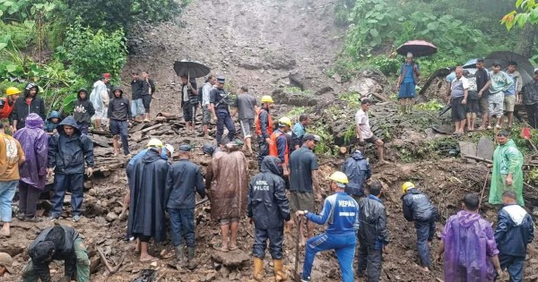 पहिरोले पुरिँदा एकको मृत्युः दुई घाइते
