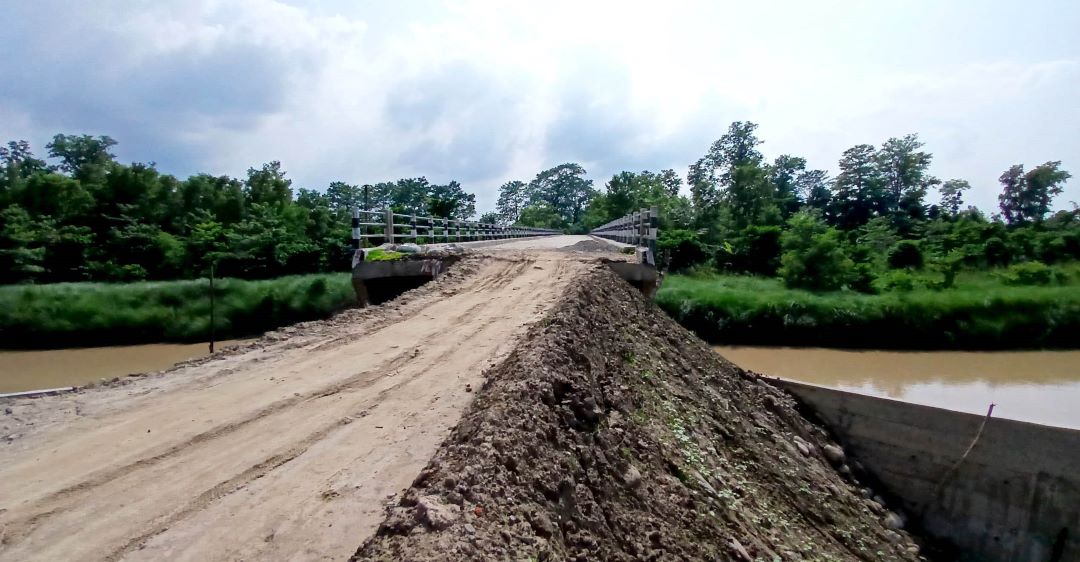 घुराहा पुलको अधुरो मर्मतले बढायो जोखिम