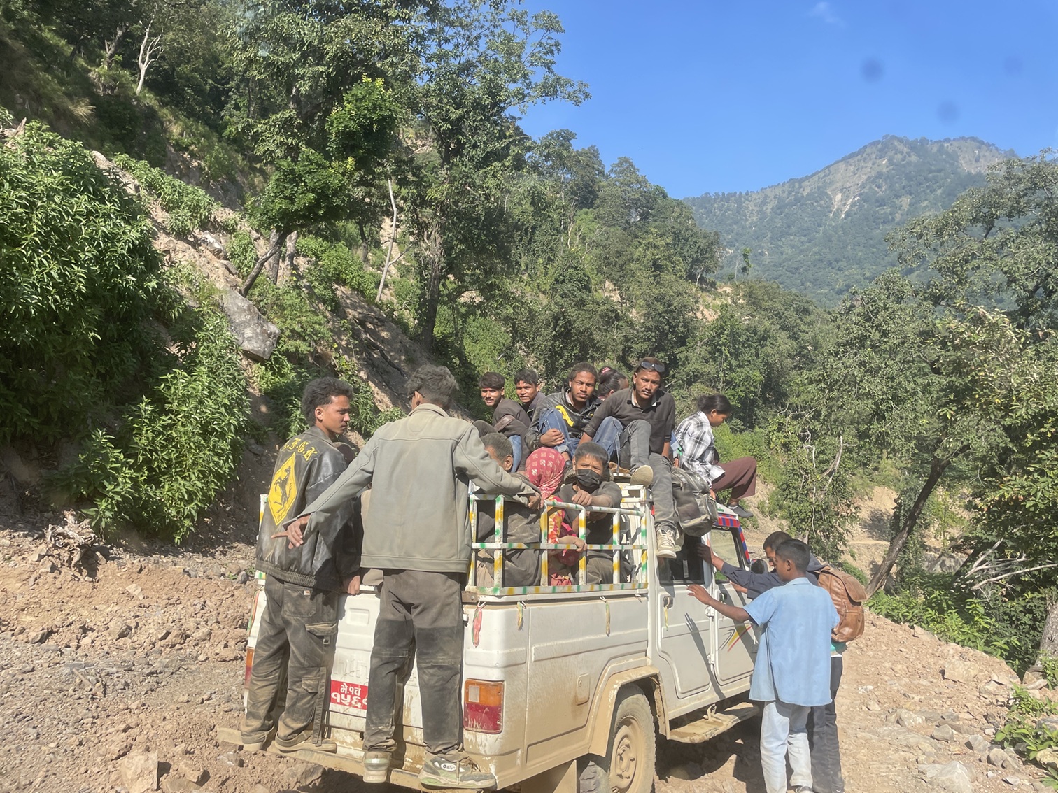 सेती राजमार्गमा जोखिम यात्रा